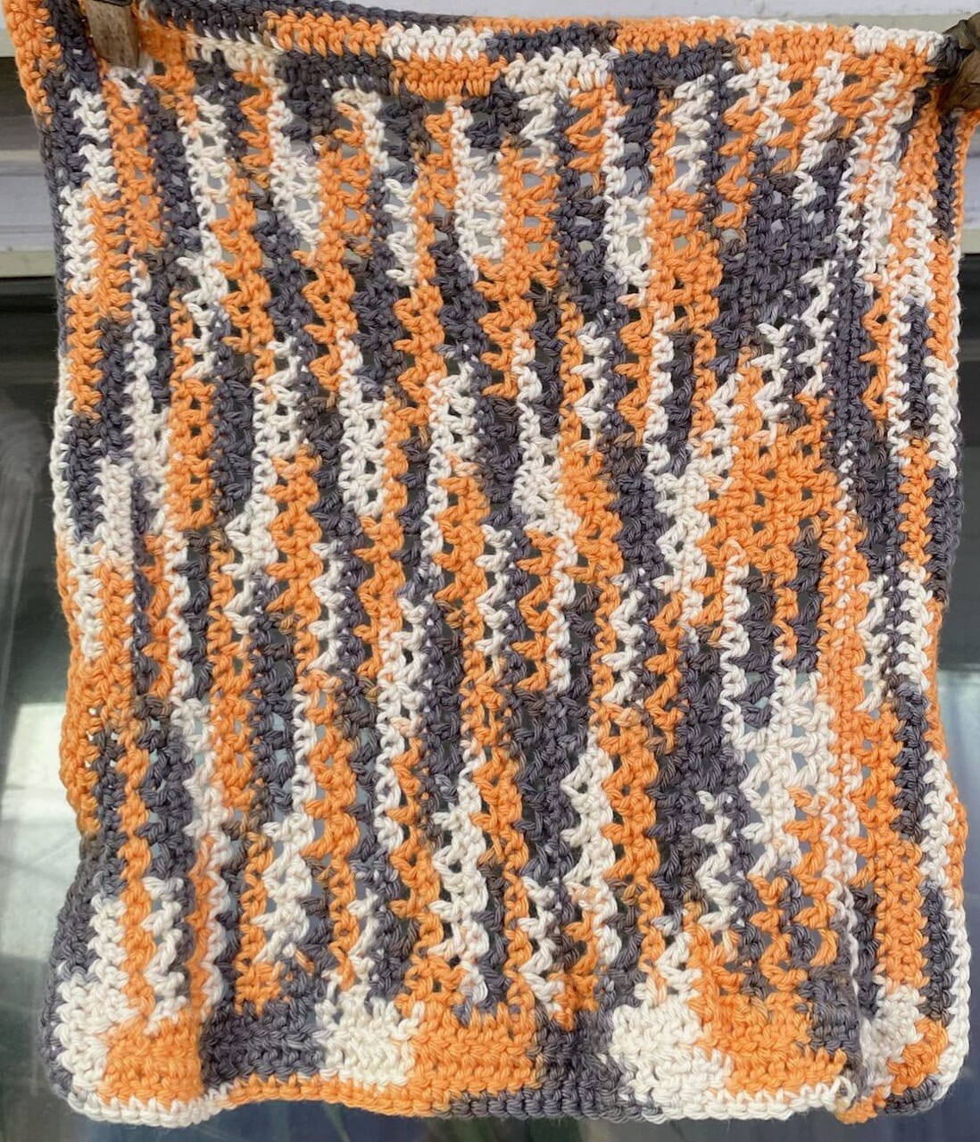 Karklud i orange, grå og hvid
